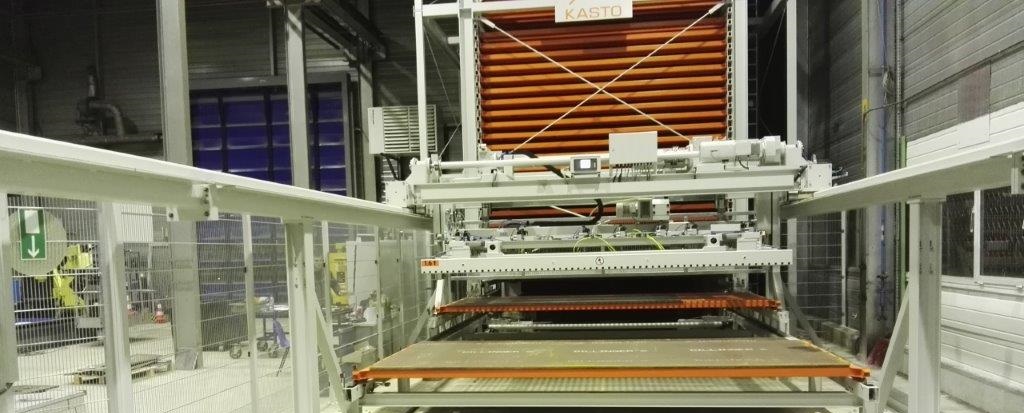 Tour de stockage pour alimenter une machine laser