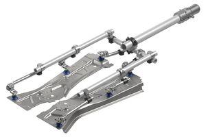 Le Schmalz Tooling System SXT permet la manipulation simultanée de deux éléments de carrosserie symétriques