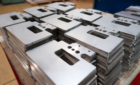 Stival - Tôlerie industrielle sur-mesure - poinçonnage