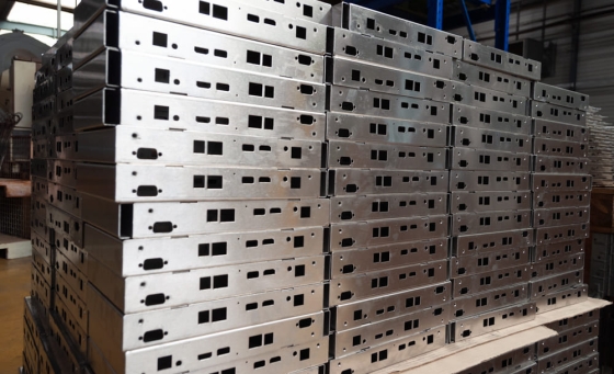 Stival - Tôlerie industrielle sur-mesure - poinçonnage